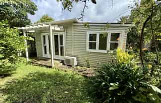 8 Richard Street, Belmont