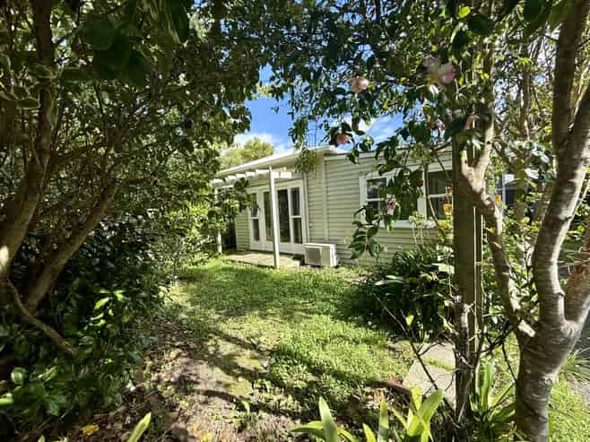 8 Richard Street, Belmont