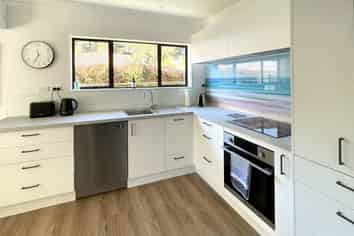 2/151 Milton Street, The Wood