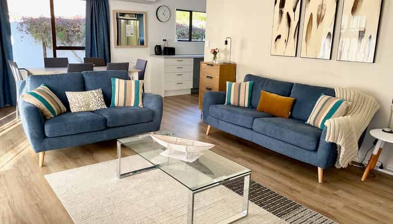 2/151 Milton Street, The Wood