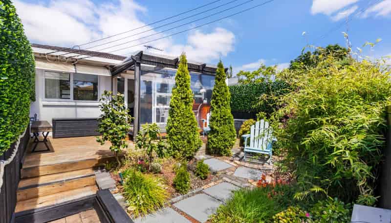 2/14 Argyle Street, Herne Bay