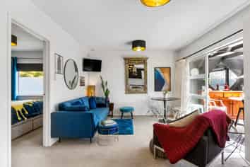 2/14 Argyle Street, Herne Bay