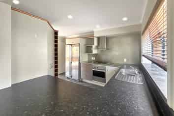 39A Batt Street, West End