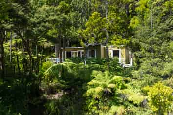 101-103 Lone Kauri Road, Karekare