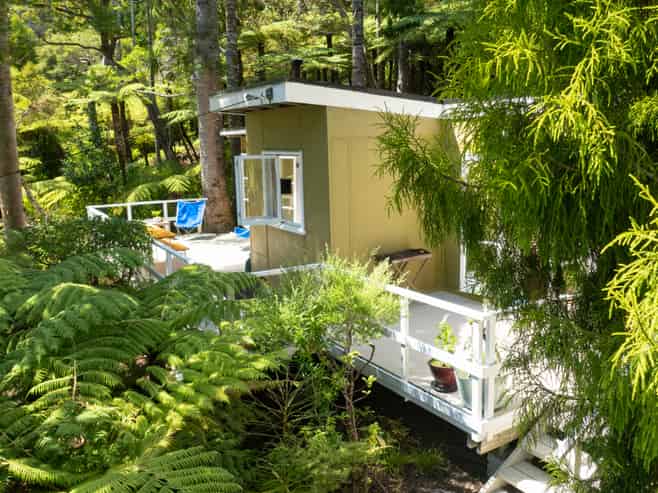 101-103 Lone Kauri Road, Karekare