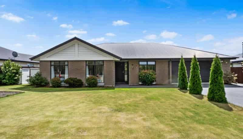 28 Burnham School Road, ROLLESTON