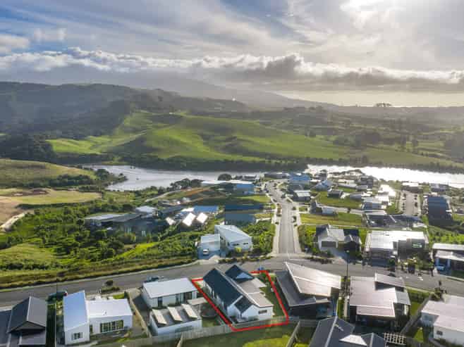 101 Rangitahi Road, Raglan