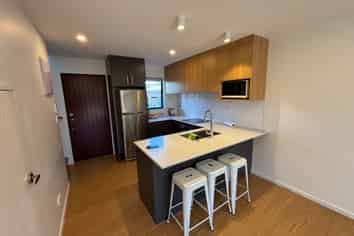 6/17 Rewarewa Road, Te Atatu Peninsula