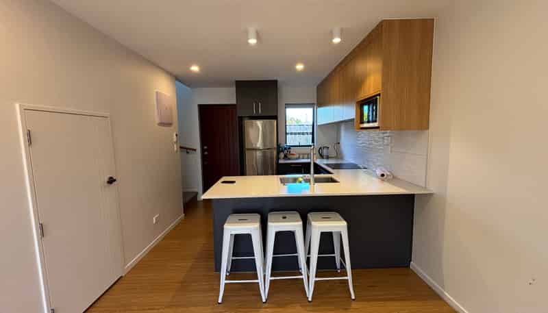 6/17 Rewarewa Road, Te Atatu Peninsula