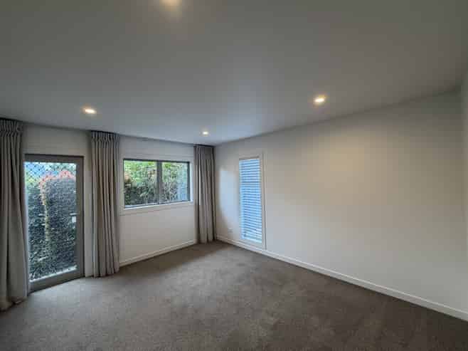 702A Oak Road, Akina