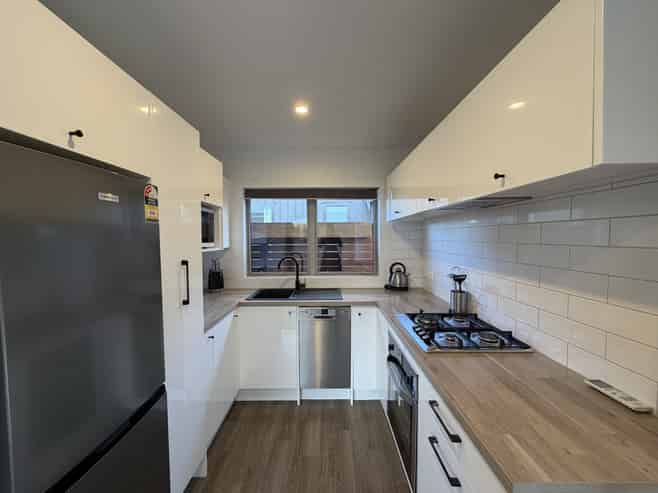 702A Oak Road, Akina