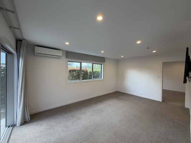 702A Oak Road, Akina