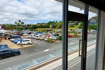 Office with Stunning Marina Outlook| 33 m2