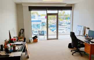 Office with Stunning Marina Outlook| 33 m2