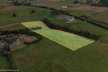 64 Haszard Road, Taupaki