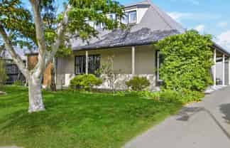 105 Royal Park Drive, PARKLANDS