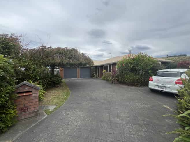 7 Bishops Close, Greenmeadows