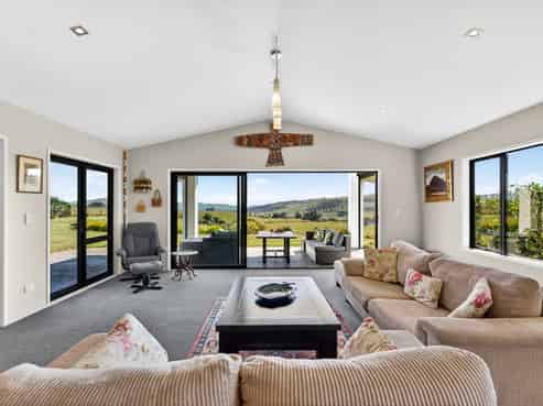 701 River Road, Otane