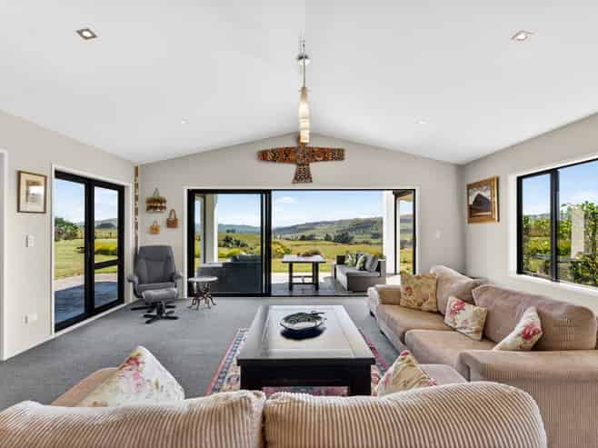 701 River Road, Otane