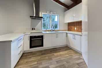 17 Hookway Grove, Paraparaumu