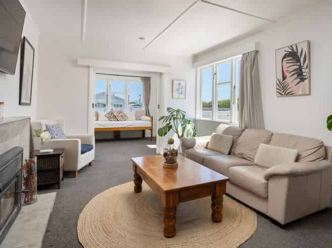 60 Hutcheson Street, Mayfield