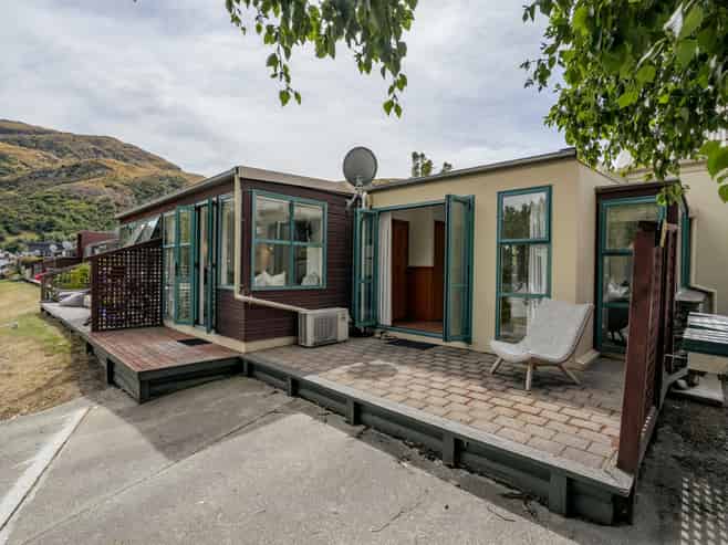 69-70/4 Lake Avenue, Frankton