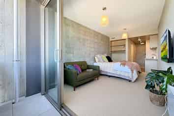 112A/2 Campbell Terrace, Petone