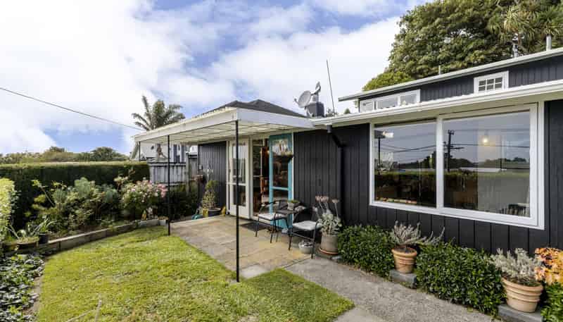 189 Tukapa Street, Westown