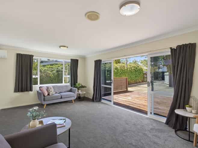 136A Seaview Road, Westown