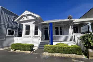 Standalone Character by Victoria Park