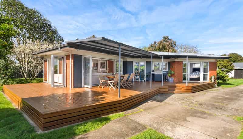 18 Hill Crescent, Papakura