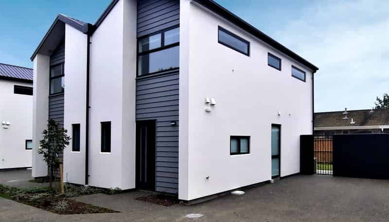 2/15 Whitmore Street, Edgeware