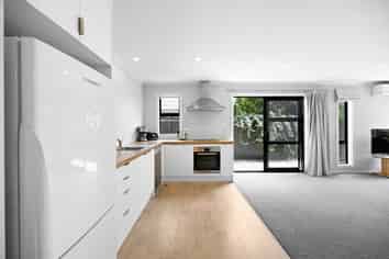 1/3 Charlemont Street, Whitiora