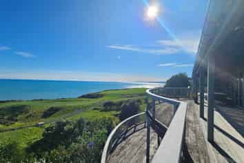 2/8 White Cliff Bay, Urenui