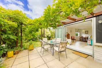 2 Nicholas Street, Taradale