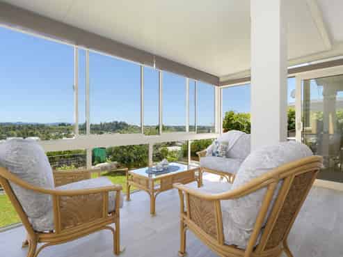 15 Diamond Head, Hairini
