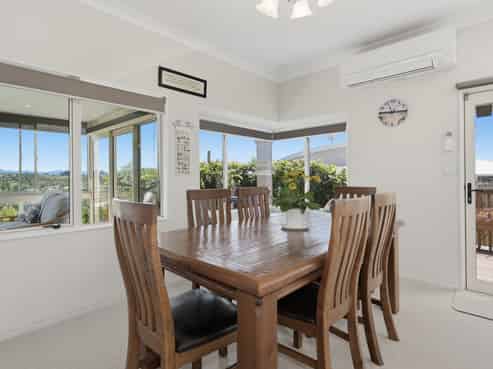 15 Diamond Head, Hairini