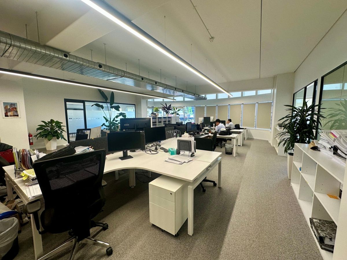 Modern Newmarket office - Vista 2