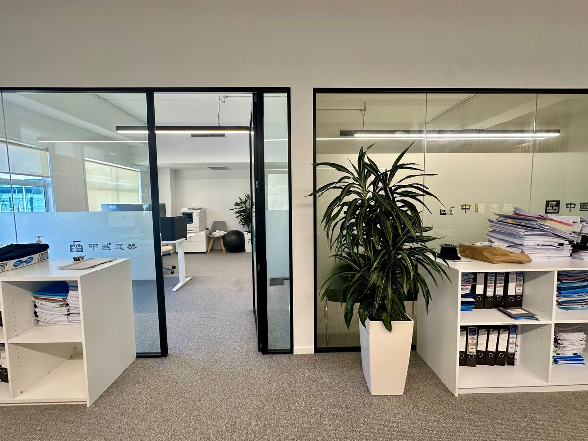 Modern Newmarket office - Más