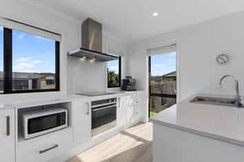 15 Cascade Crescent, Tikipunga