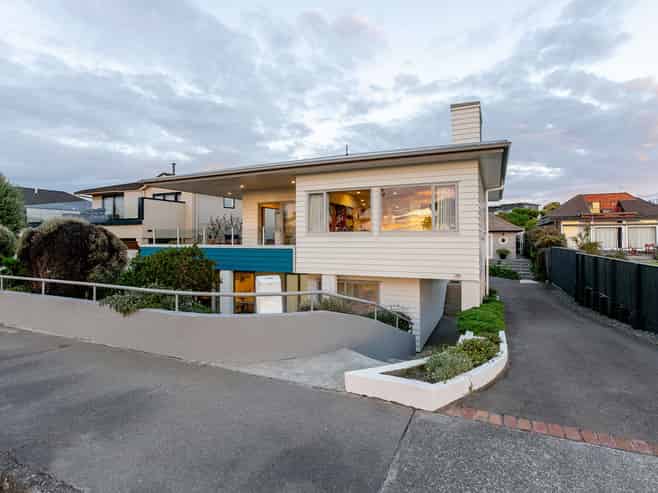 100 Marine Parade, Paraparaumu Beach