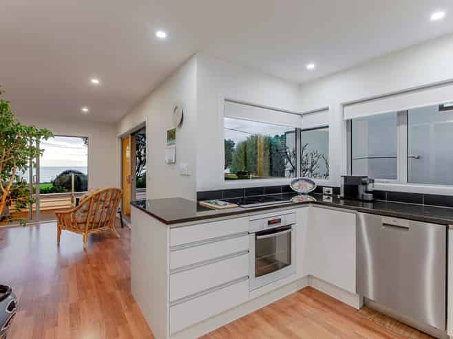 100 Marine Parade, Paraparaumu Beach