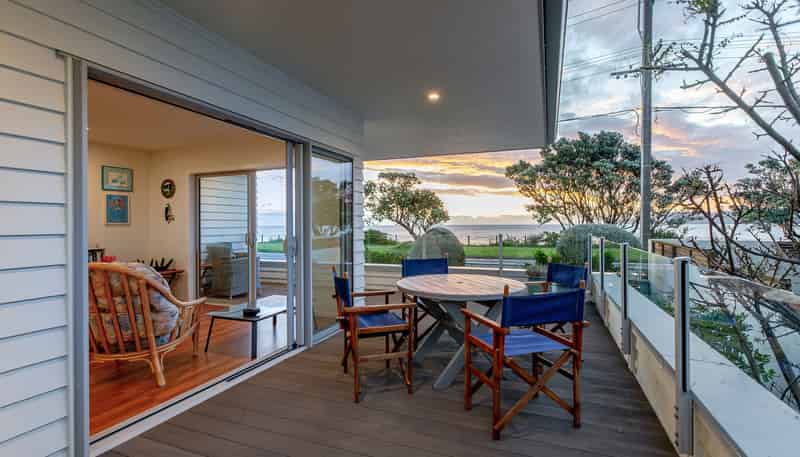 100 Marine Parade, Paraparaumu Beach