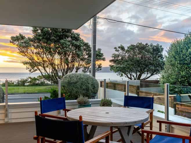 100 Marine Parade, Paraparaumu Beach