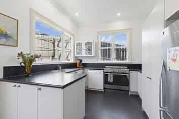 7 Vera Street, Karori