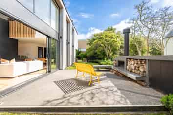 14 Lochiel Road, Khandallah