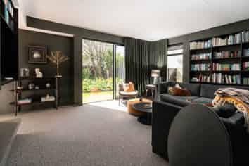 14 Lochiel Road, Khandallah