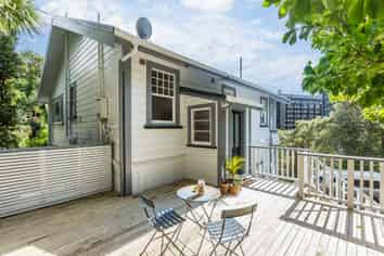 44 Aurora Terrace, Kelburn