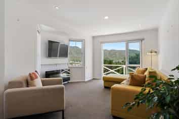 24A Parklands Drive, Karori