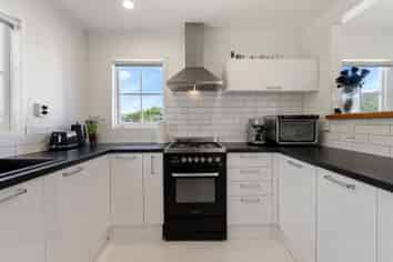 24A Parklands Drive, Karori